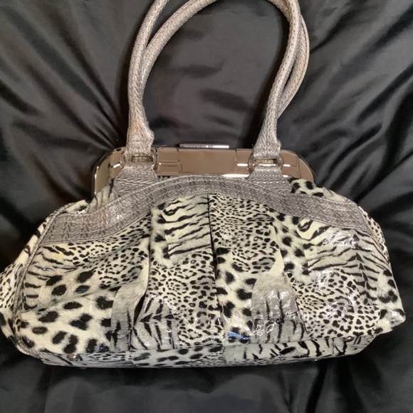 EUC animal leopard cheetah black/white shoulder bag beauty - Picture 3 of 17